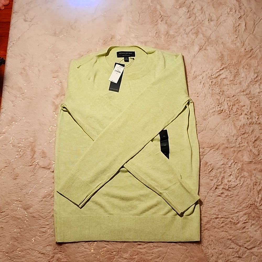 Banana Republic Forever sweater Size x small.